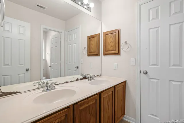 $3,450 | 819 Steubing Oaks, San Antonio, TX 78258