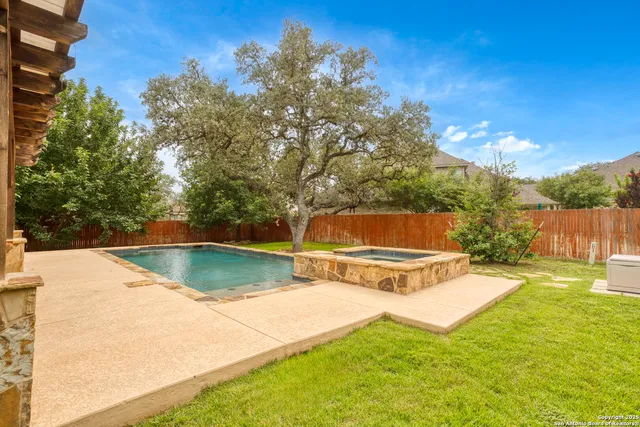 $3,450 | 819 Steubing Oaks, San Antonio, TX 78258