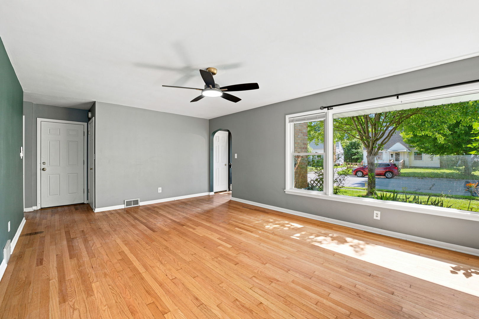 1043 State Street Ottawa, IL 61350 - Photo 8 of 32