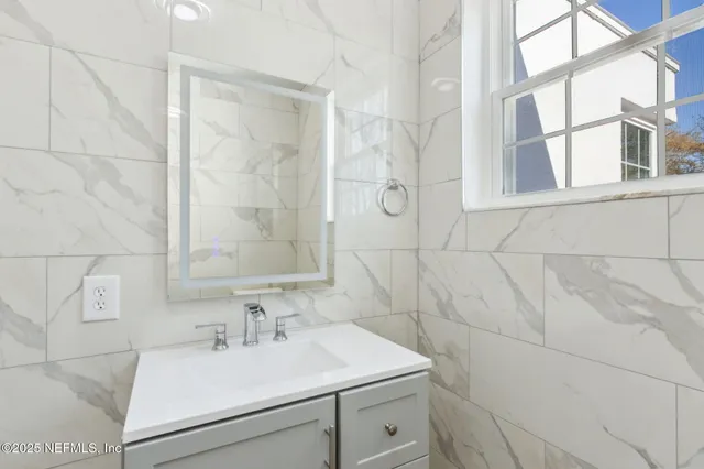 $3,500 | 1815 Largo Road, Unit 3 (PH), Jacksonville, FL 32207