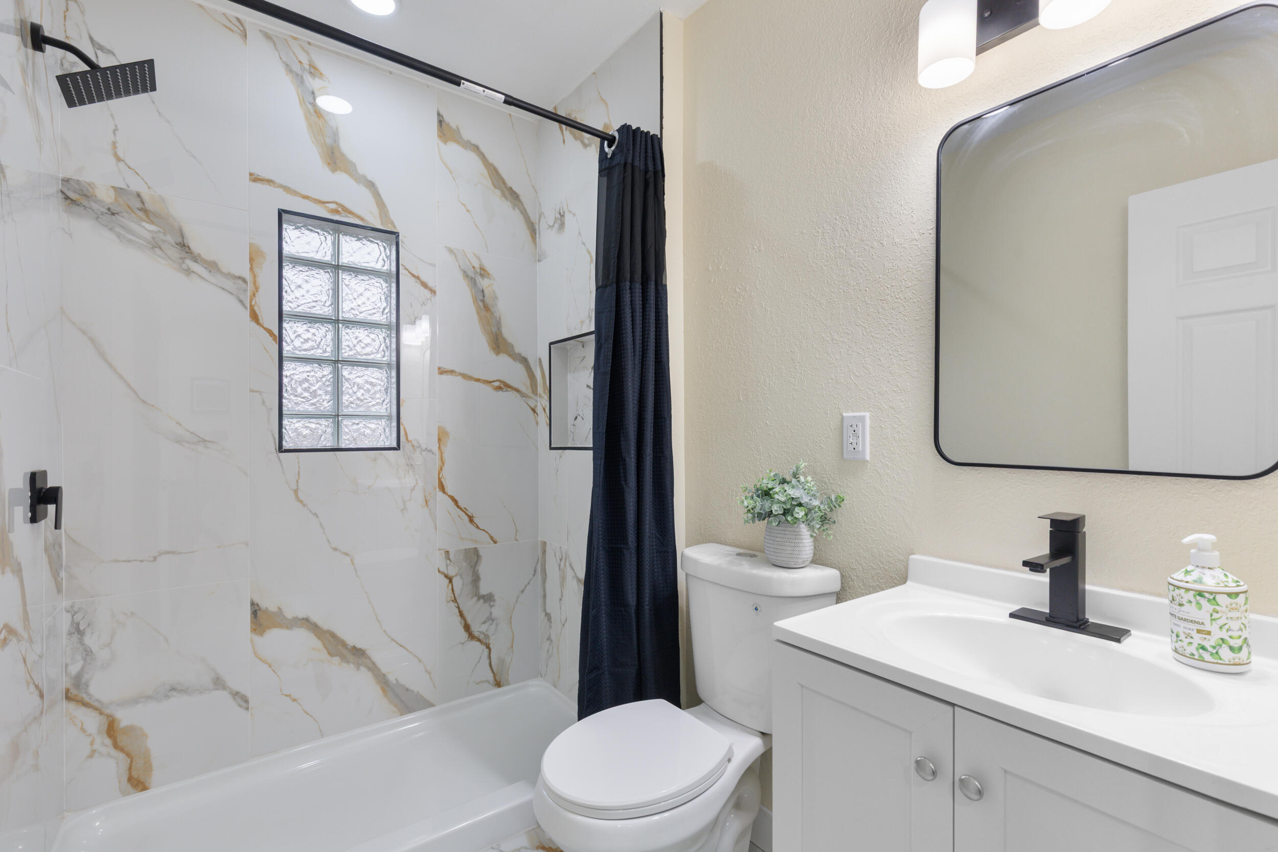 4308 North 65th Street Milwaukee, WI 53216 - Photo 7 of 26 photo jan 06 2026, 9 51 23 pm (2)