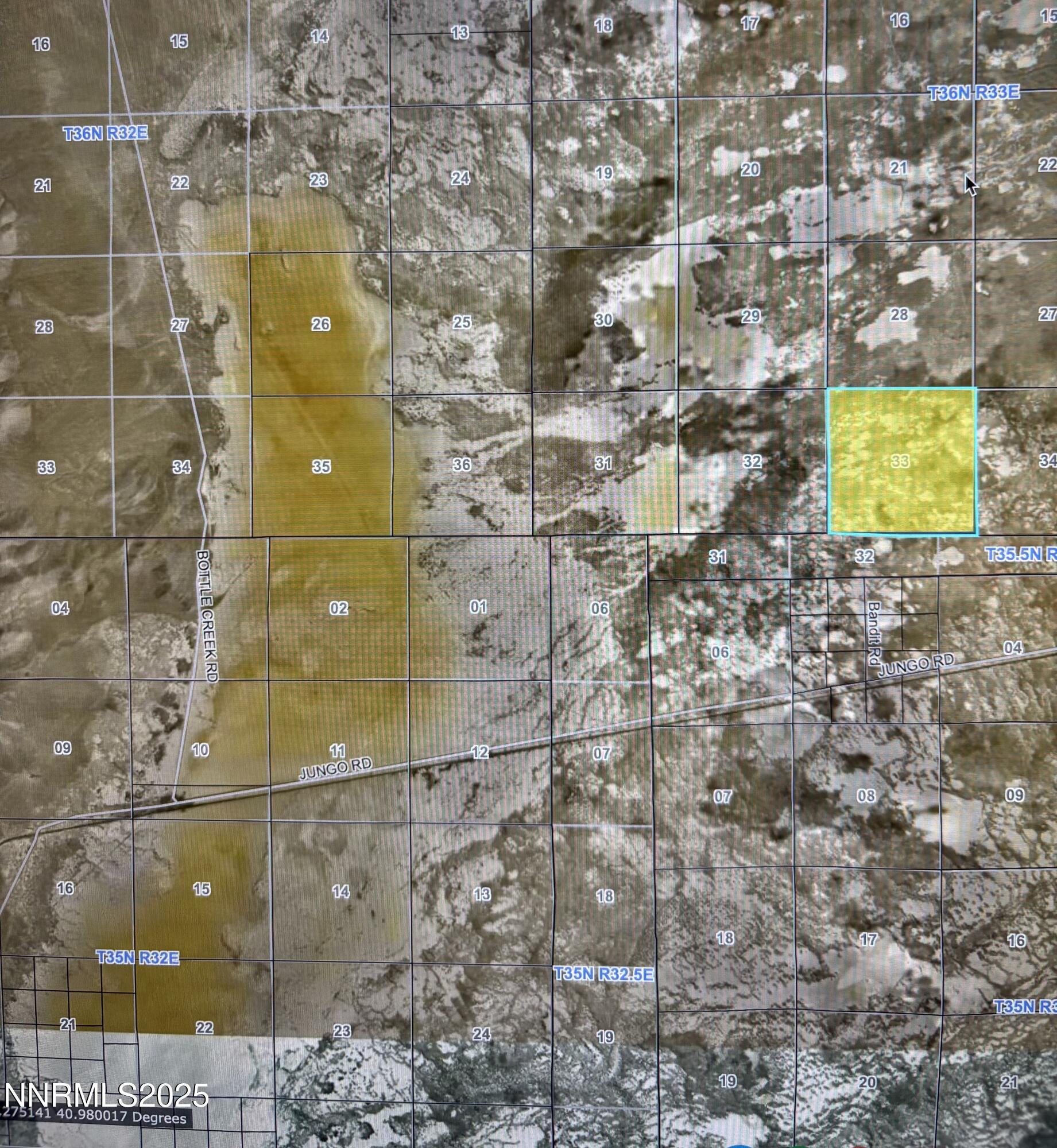 5-0331-33 Jungo Road Winnemucca, NV 89445 - Photo 3 of 11 a bathroom with a shower