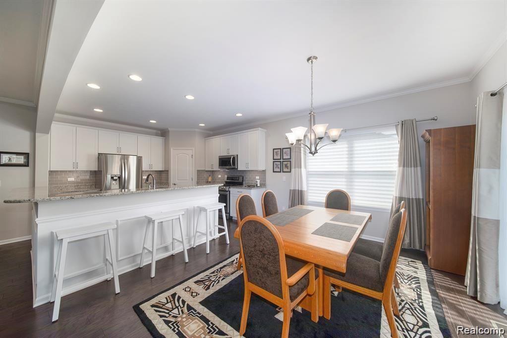 5483 Woodfall Road Clarkston, MI 48348 - Photo 9 of 43 Dining Area/Island Seating