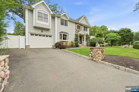 $1,150,000 | 58 Mackay Avenue, Waldwick, NJ 07463
