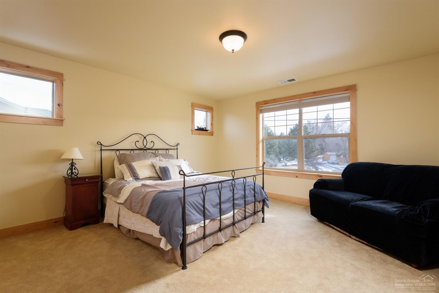 867 Southwest Blakely Road Bend, OR 97702 - Photo 12 of 18 Additional Photo