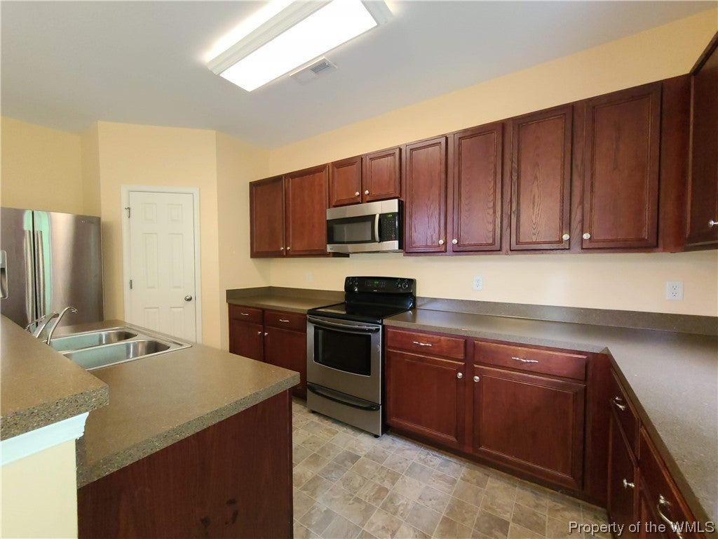 204 Foster Road Yorktown, VA 23690 - Photo 6 of 20 Gallery Image 6