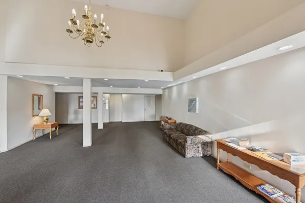 $198,000 | 1880 Bonnie Lane, Unit 416, Hoffman Estates, IL 60169