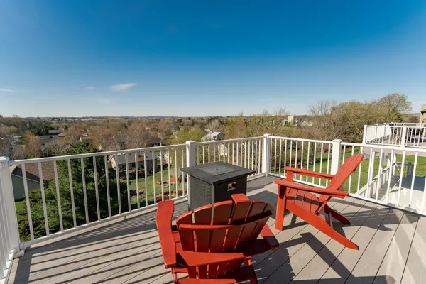 $519,900 | 9 Island Heights Court Northeast, Pine Island, MN 55963