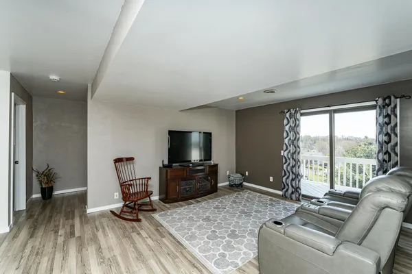 $519,900 | 9 Island Heights Court Northeast, Pine Island, MN 55963