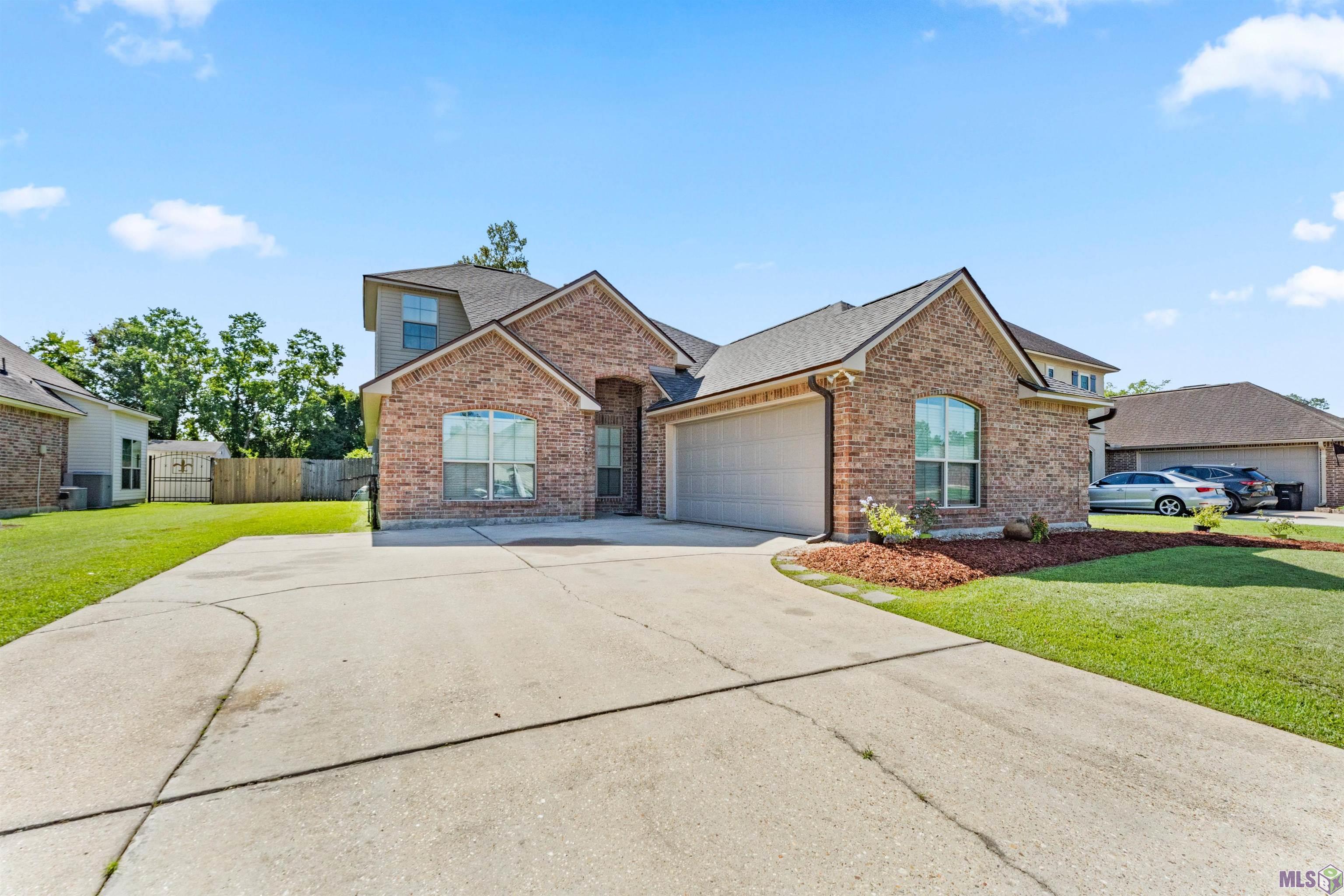 10063 Montrachet Drive Baton Rouge, LA 70817 - Photo 1 of 31