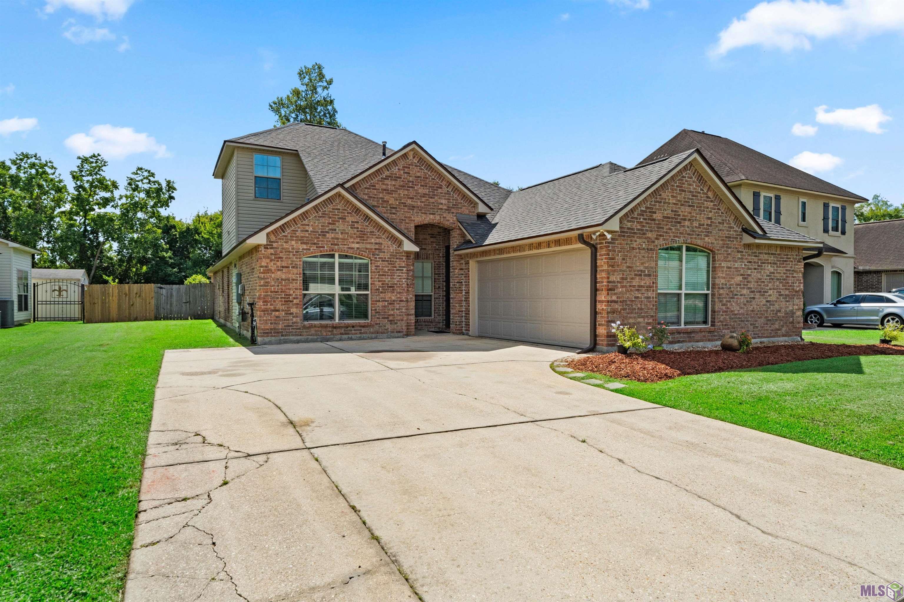 10063 Montrachet Drive Baton Rouge, LA 70817 - Photo 2 of 31