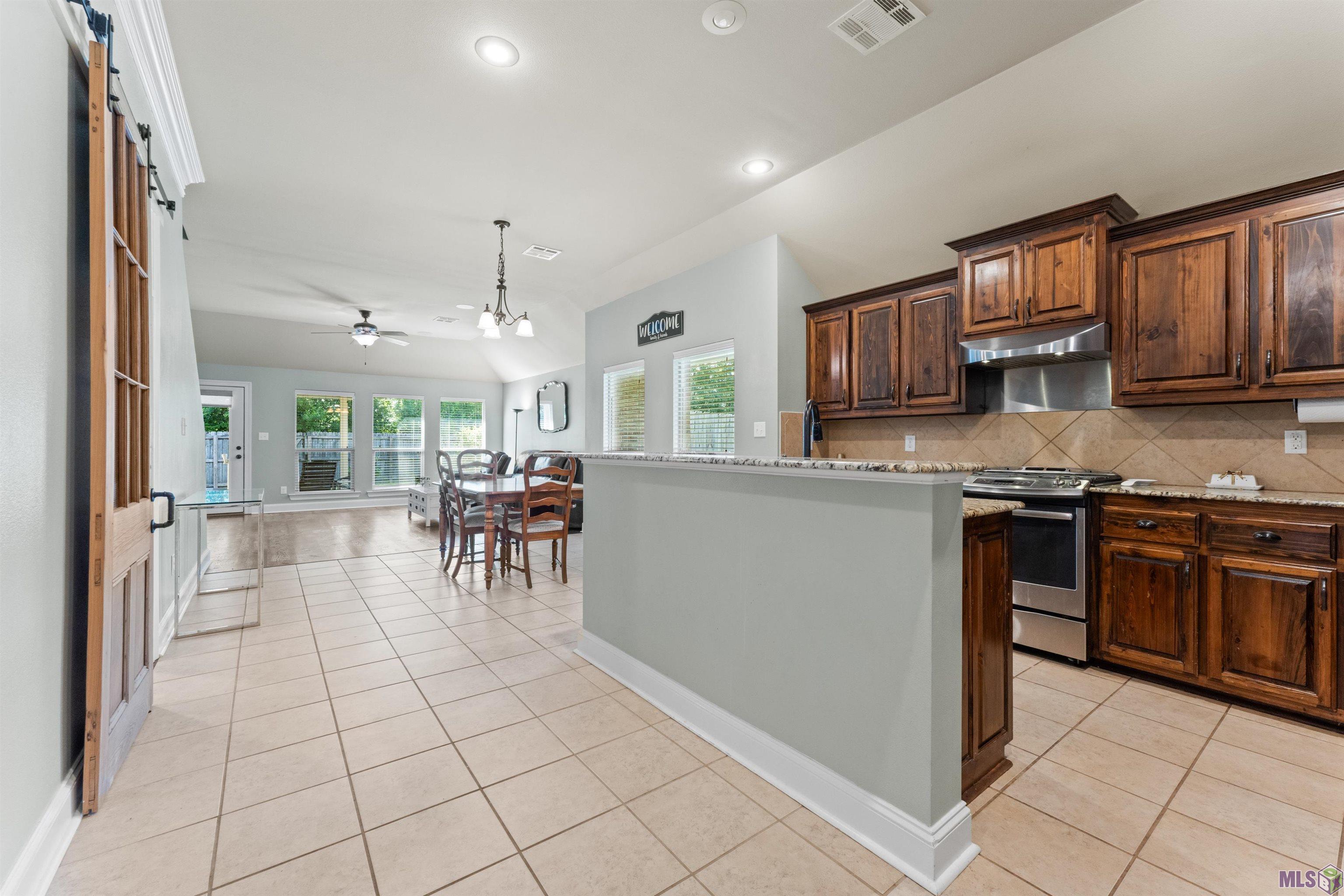 10063 Montrachet Drive Baton Rouge, LA 70817 - Photo 9 of 31
