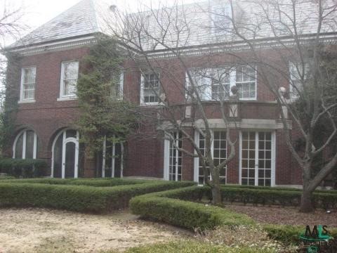 320 Washington Grosse Pointe, MI 48230 - Photo 6 of 7 841482-5.JPG
