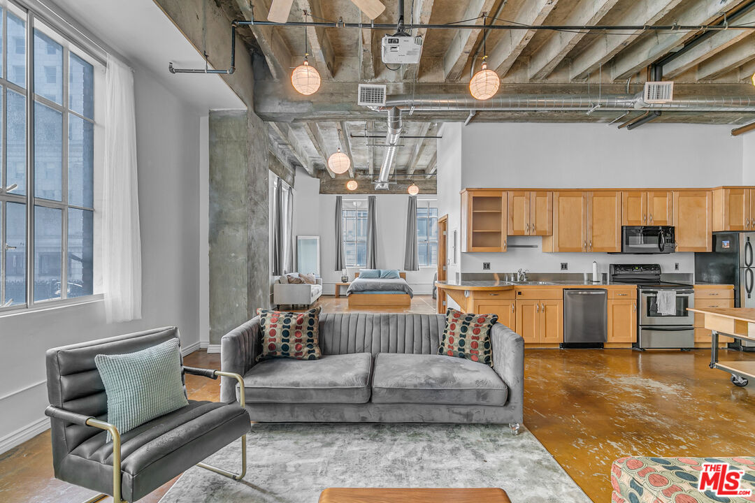 312 West 5th Street, Unit 218 Los Angeles, CA 90013 - Photo 1 of 20