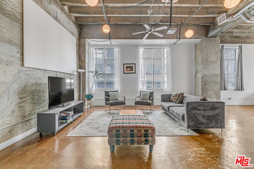 312 West 5th Street, Unit 218 Los Angeles, CA 90013 - Photo 2 of 20