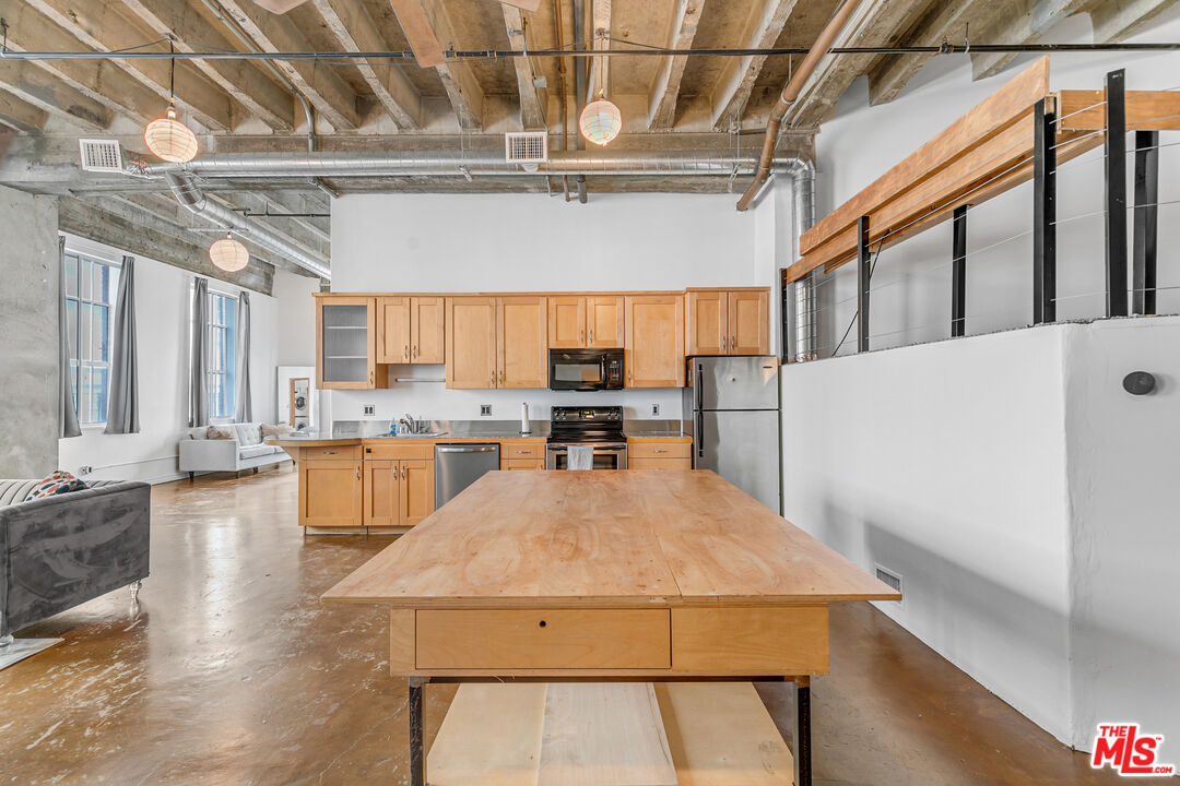 312 West 5th Street, Unit 218 Los Angeles, CA 90013 - Photo 4 of 20