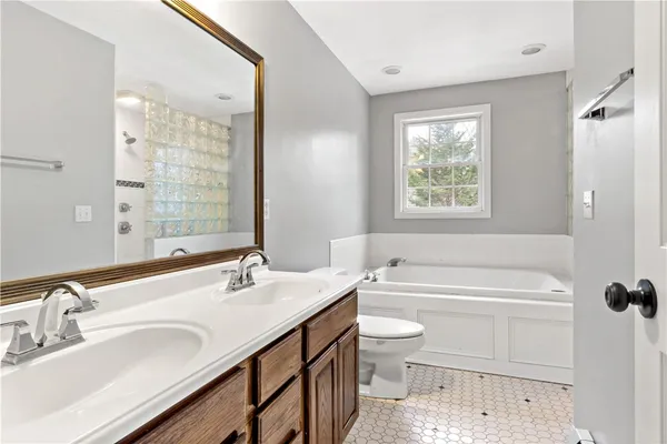 $699,000 | 5 Bracken Hill Court, Richmond, RI 02812