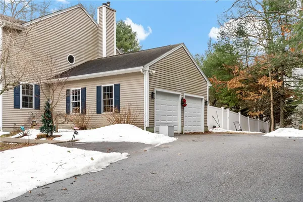 $699,000 | 5 Bracken Hill Court, Richmond, RI 02812