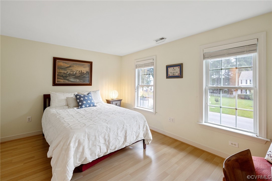 2540 Dunham Road Henrico, VA 23233 - Photo 28 of 40 a bedroom with a bed and a large window