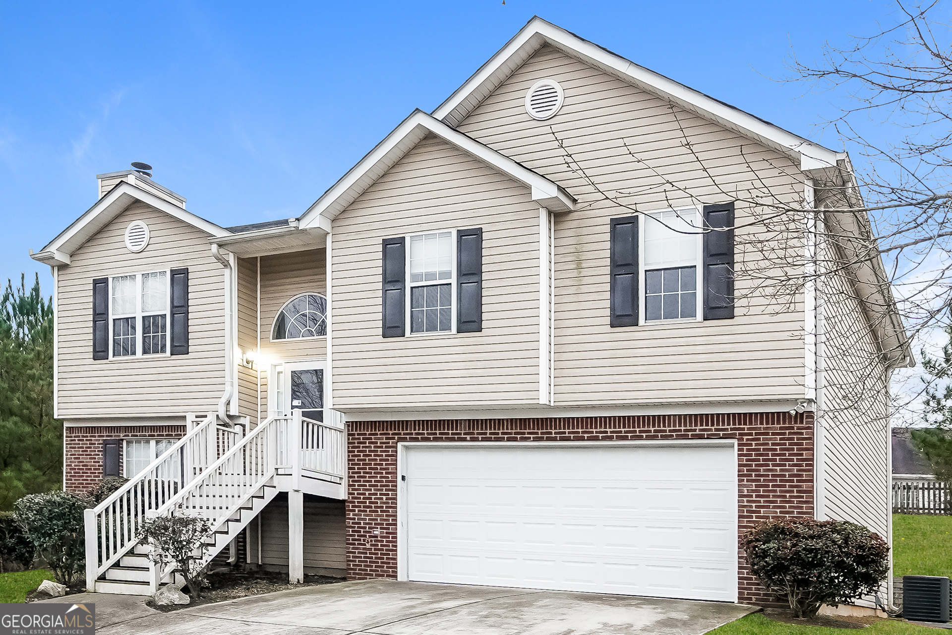 234 Bainbridge Circle Dallas, GA 30132 - Photo 2 of 17