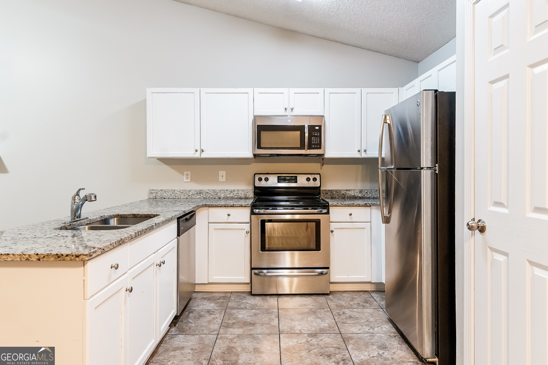 234 Bainbridge Circle Dallas, GA 30132 - Photo 6 of 17