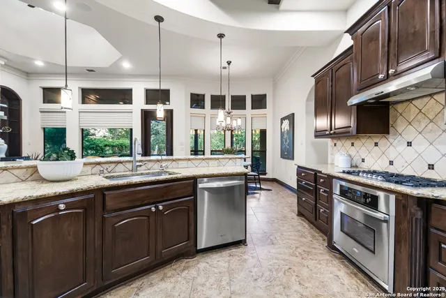 $815,000 | 27627 Legacy Woods, Boerne, TX 78015