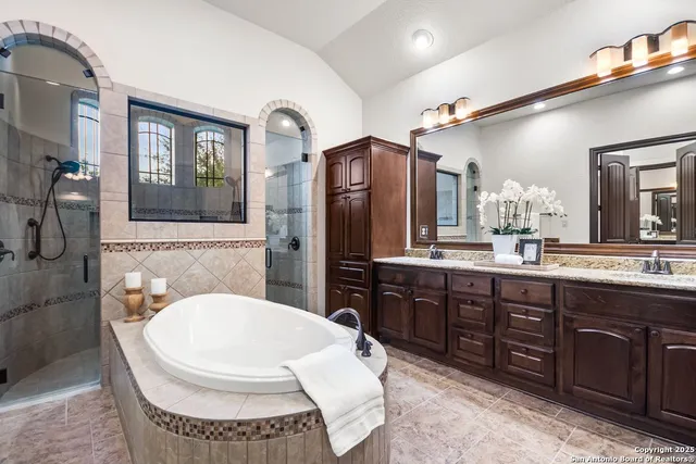 $815,000 | 27627 Legacy Woods, Boerne, TX 78015