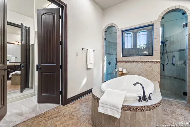 $815,000 | 27627 Legacy Woods, Boerne, TX 78015