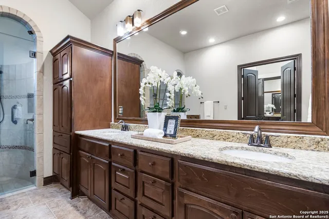 $815,000 | 27627 Legacy Woods, Boerne, TX 78015