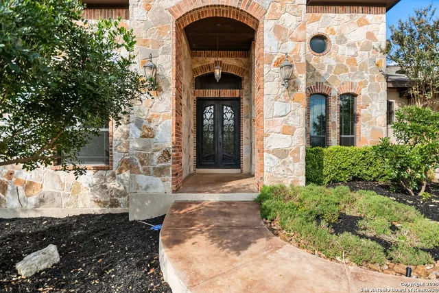 $815,000 | 27627 Legacy Woods, Boerne, TX 78015