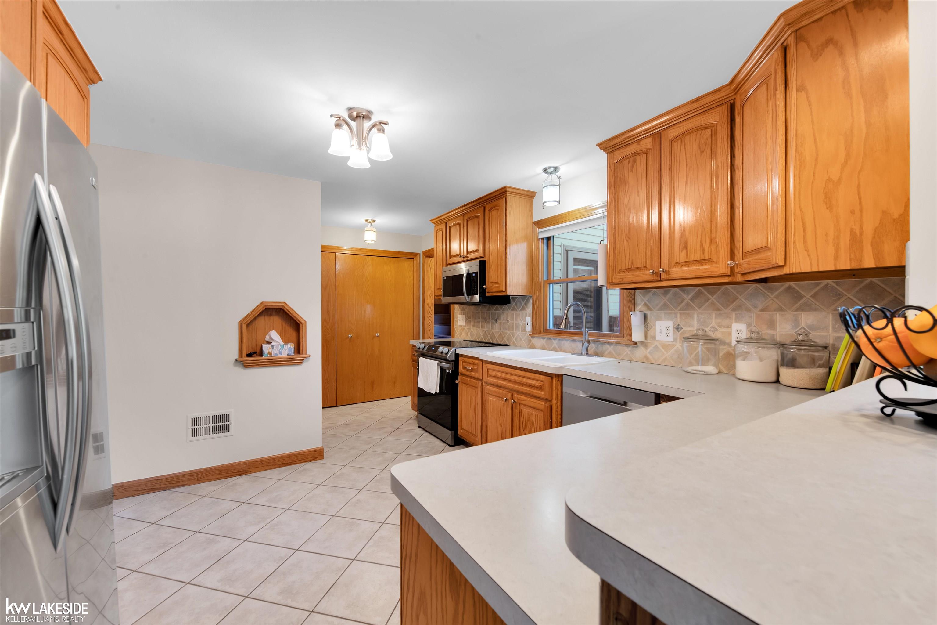 6585 24 Mile Road Utica, MI 48316 - Photo 10 of 37