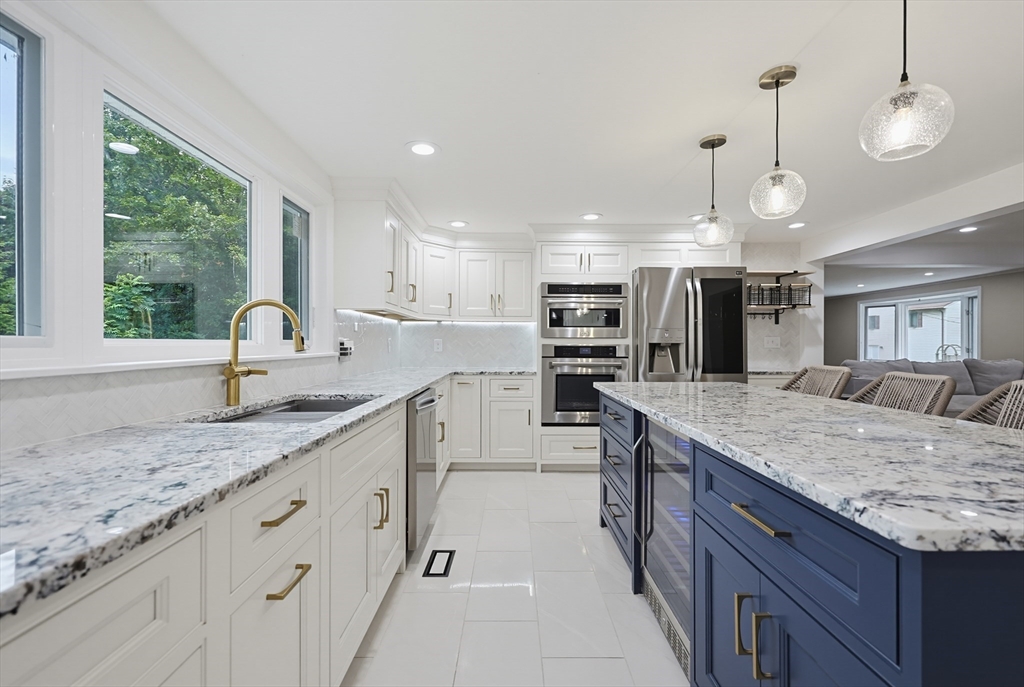 32 Falcon Street Worcester, MA 01603 - Photo 6 of 42