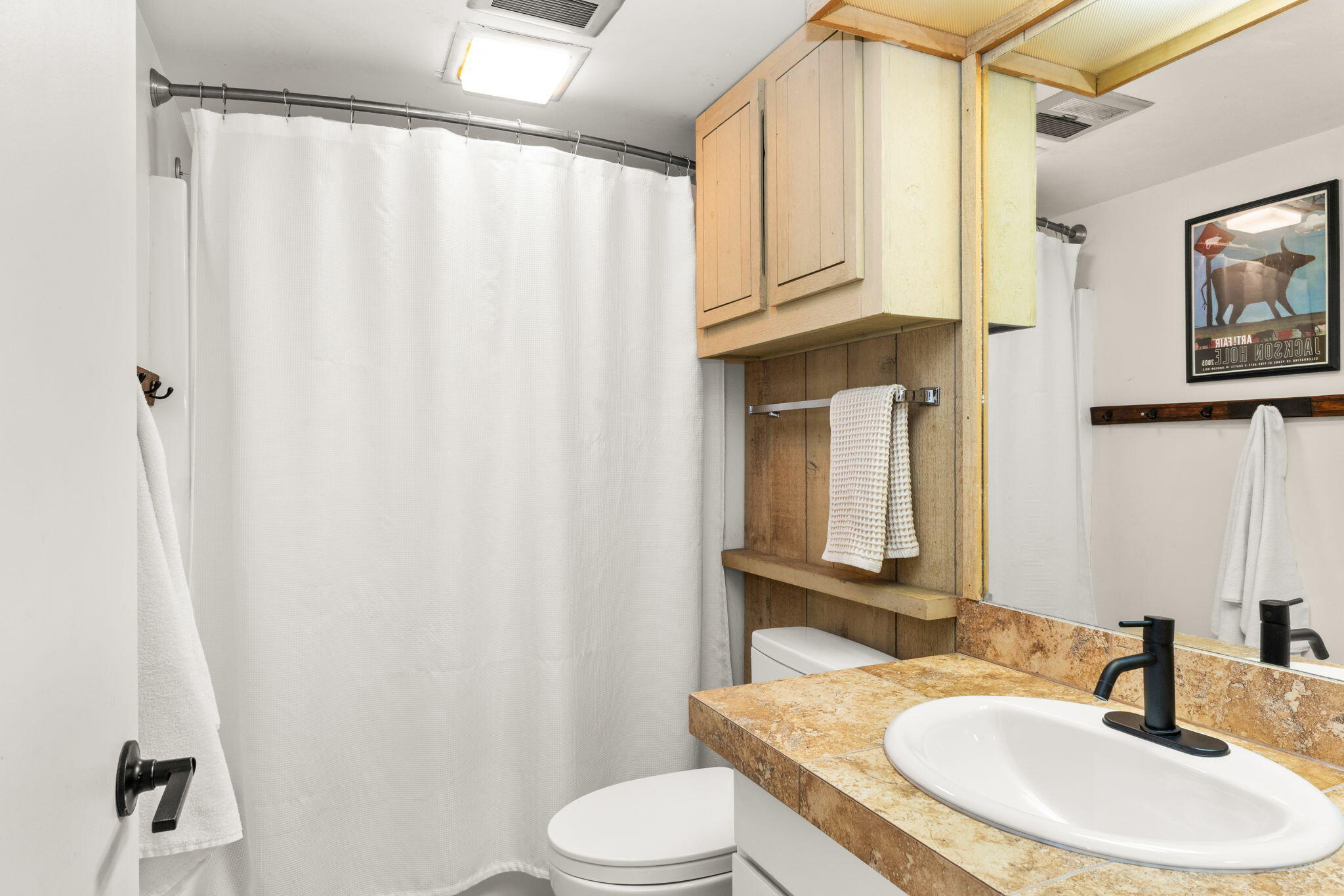 119 Picabo Street, Unit B2 Ketchum, ID 83340 - Photo 20 of 36 2nd floor bathroom