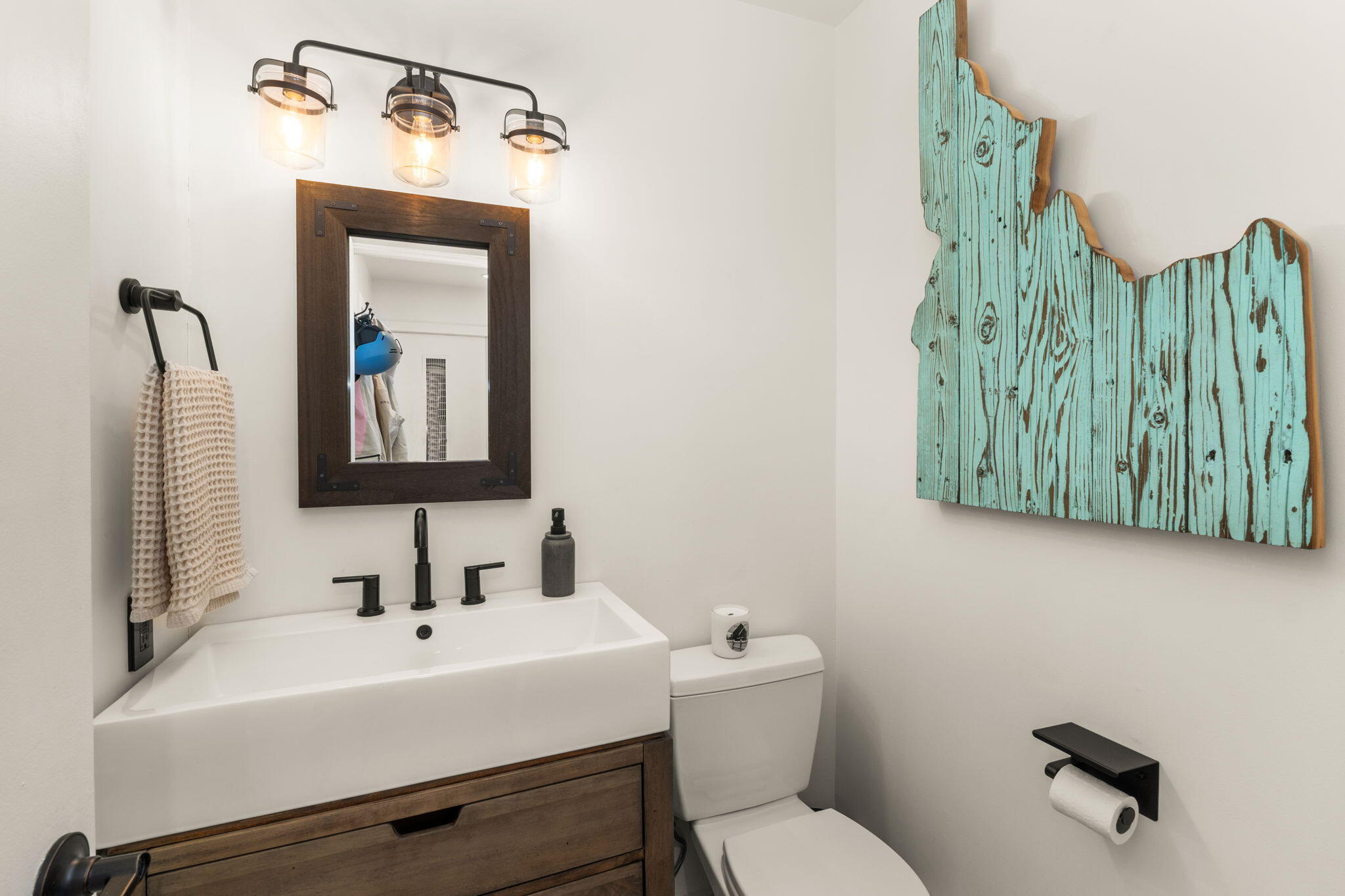 119 Picabo Street, Unit B2 Ketchum, ID 83340 - Photo 10 of 36 Powder Room