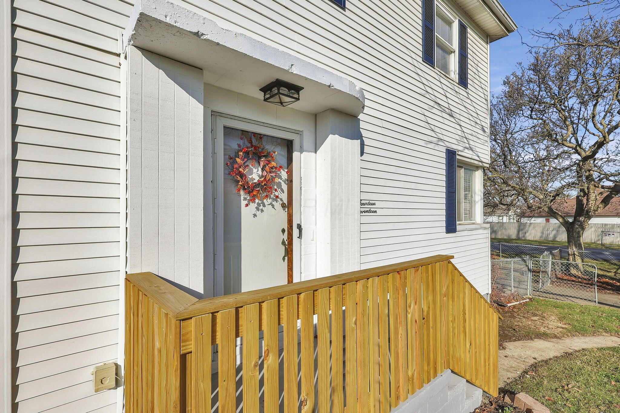 1417 Brown Road Columbus, OH 43223 - Photo 6 of 56 7-web-or-mls-G02A0282 (6)