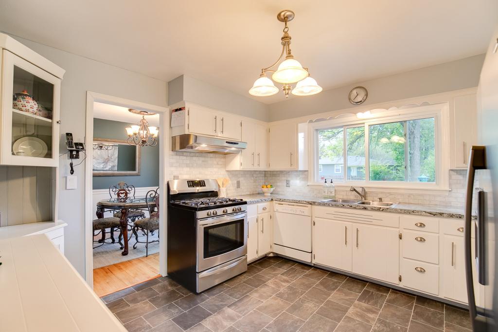 2062 Diffley Road Eagan, MN 55122 - Photo 10 of 25 Gallery Image 10
