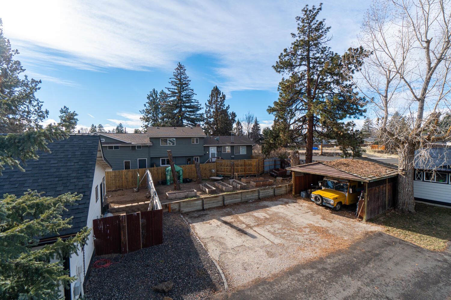 61555 Southeast Alstrup Road Bend, OR 97702 - Photo 4 of 30 61555-009