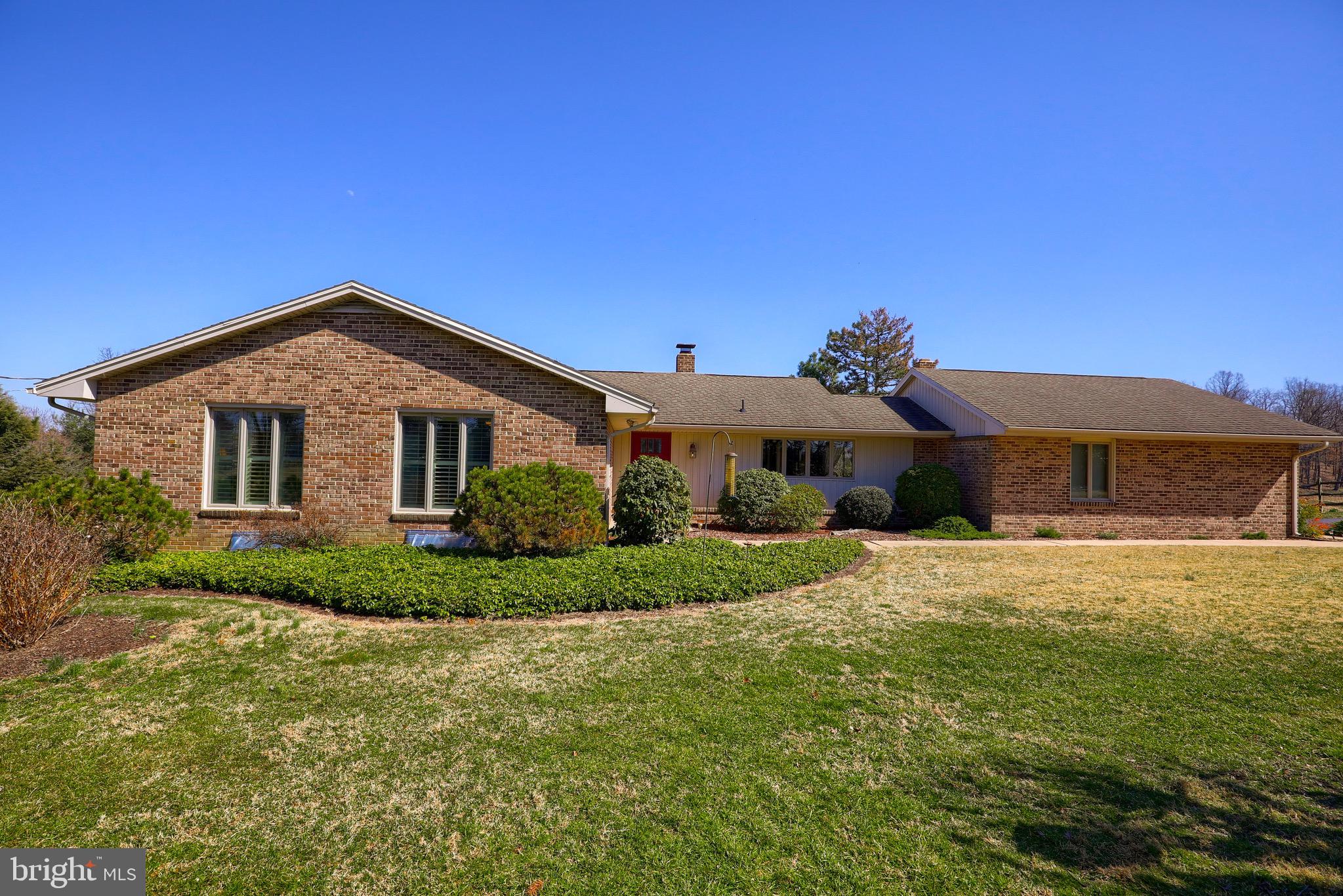 390 Oak Road Dallastown, PA 17313 - Photo 4 of 62 Gallery Image 4