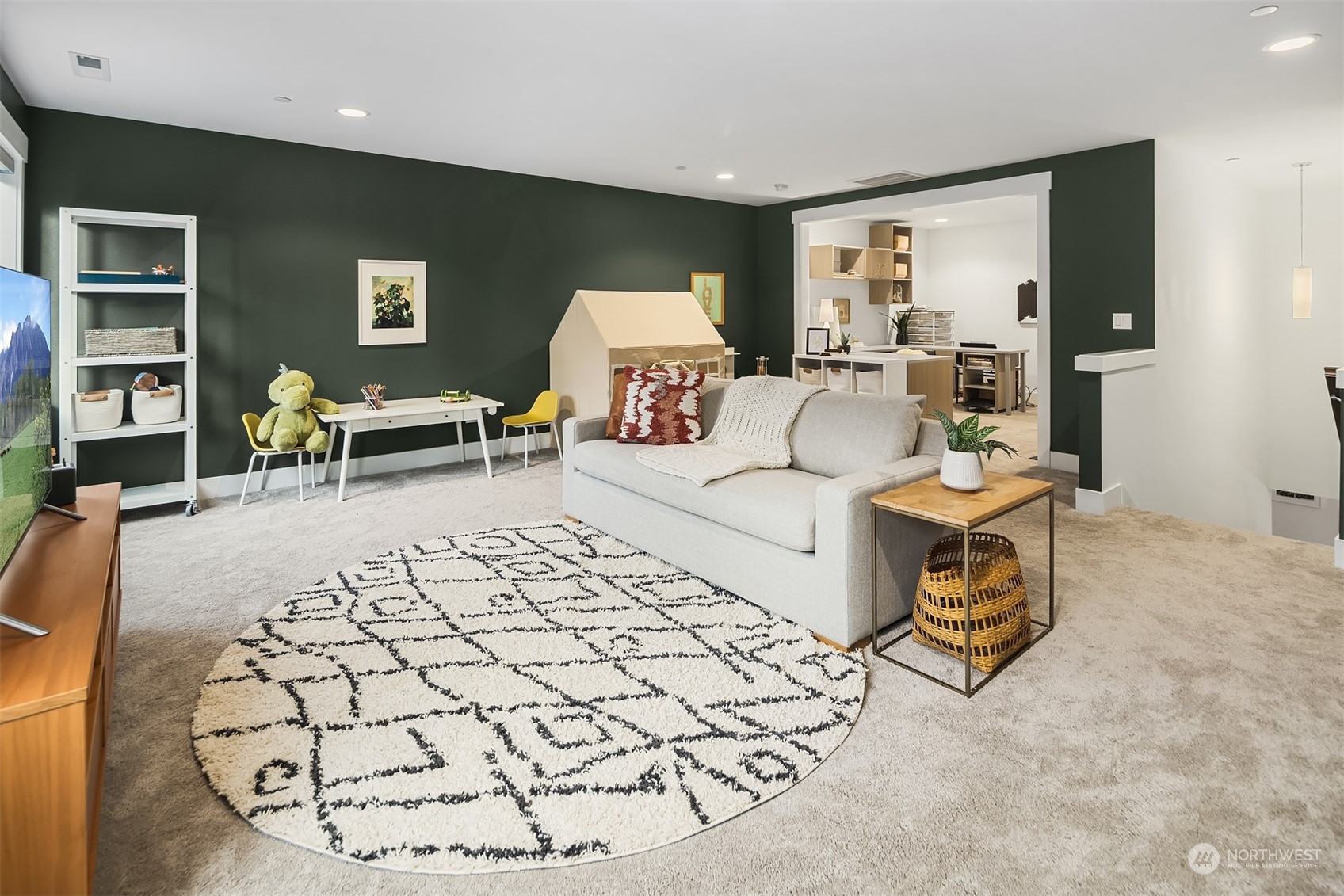 36234 Southeast Fish Hatchery Road Fall City, WA 98024 - Photo 26 of 40 a living room with furniture and a table