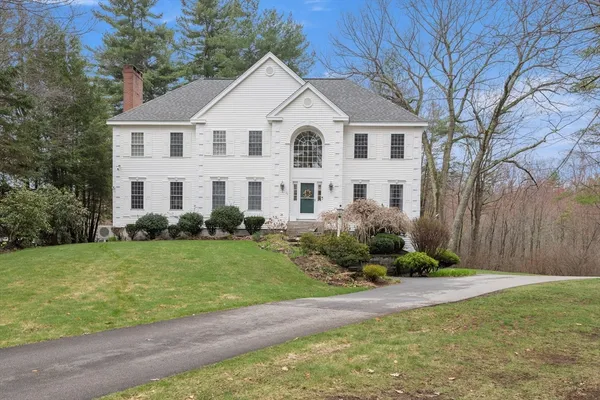 $917,500 | 26 Greenfield Drive, Plaistow, NH 03865