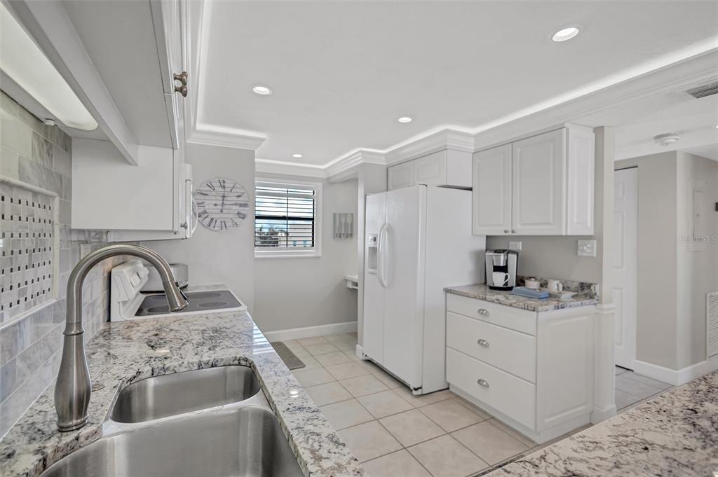 6480 Midnight Pass Road, Unit 612 Sarasota, FL 34242 - Photo 21 of 65 Gallery Image 21