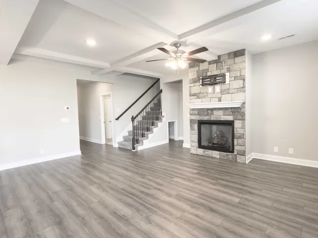 $2,130 | 290 Elwell Road, Clarksville, TN 37042