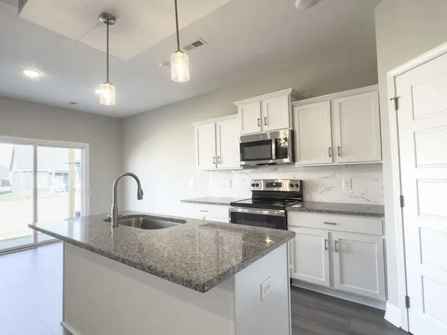 $2,130 | 290 Elwell Road, Clarksville, TN 37042