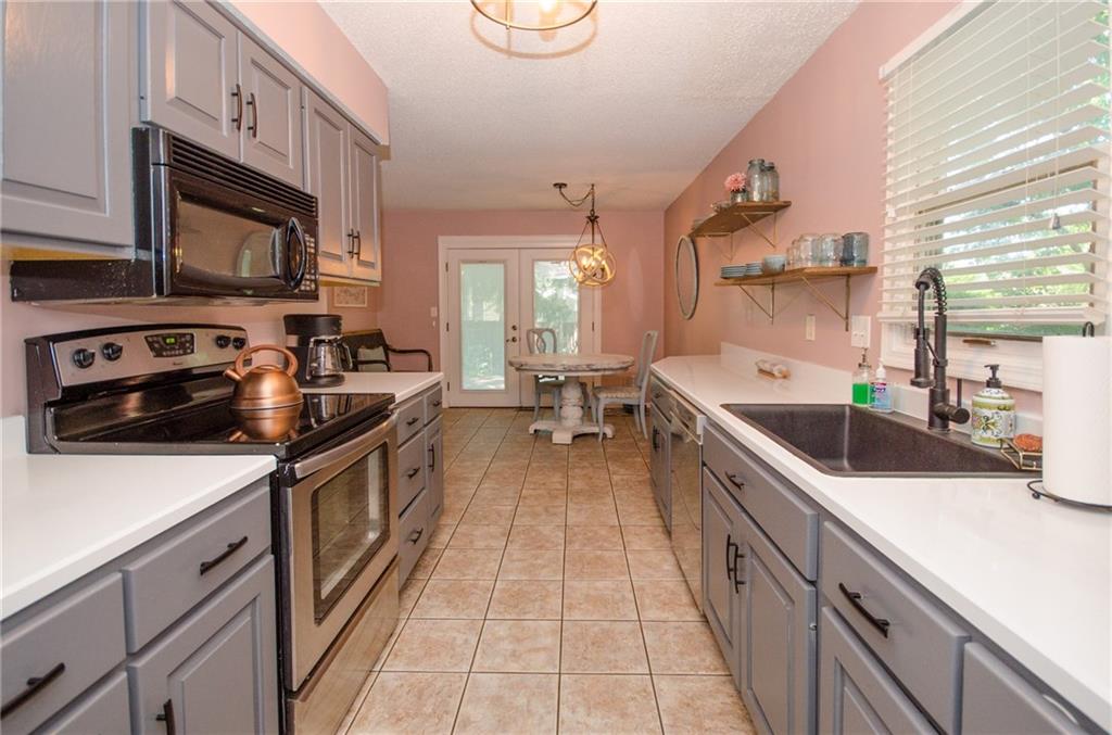12465 Charing Cross Road Carmel, IN 46033 - Photo 8 of 24 Gallery Image 8