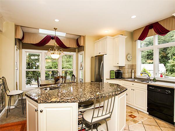 38 Thurston Road Newton, MA 02464 - Photo 11 of 23
