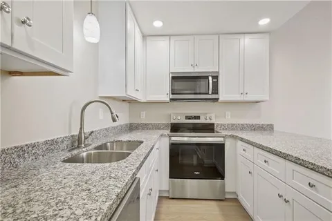 $165,000 | 414 Cedarwood Drive, Unit 414, Mandeville, LA 70471