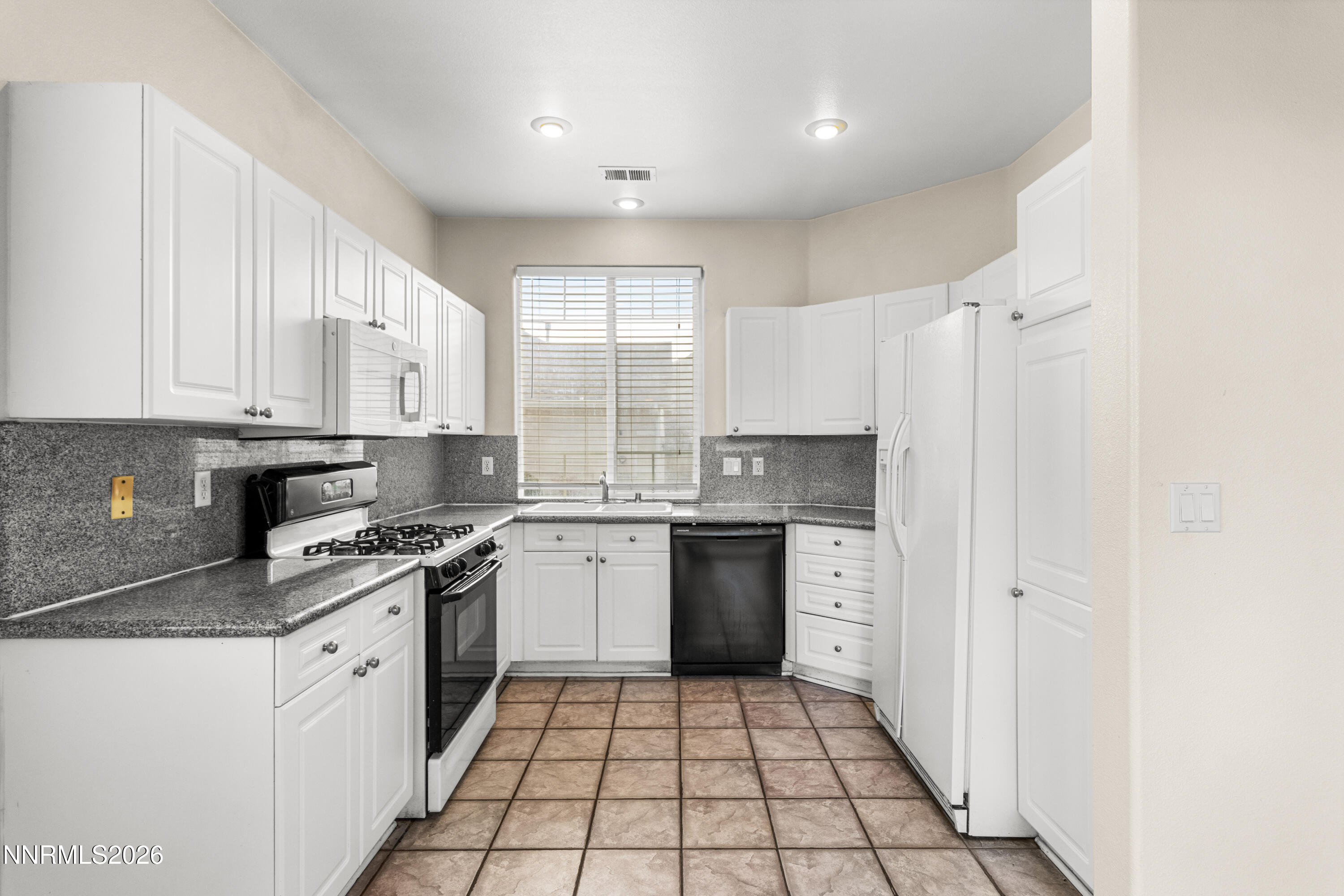 3504 Heron's Circle Reno, NV 89502 - Photo 9 of 32 3504 Herons Cir 14