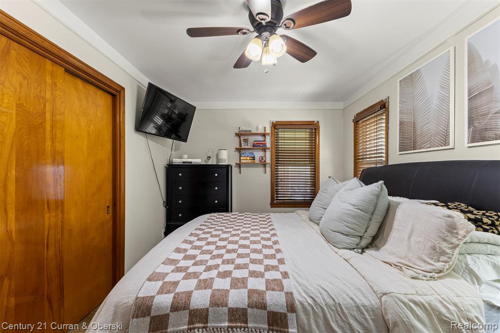 8960 Niver Avenue Allen Park, MI 48101 - Photo 20 of 41 Gallery Image 20