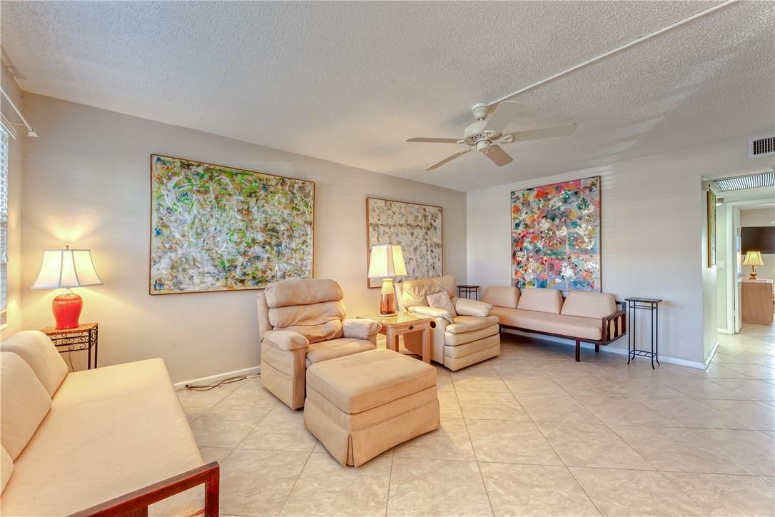 1057 Guildford East, Unit D Boca Raton, FL 33434 - Photo 12 of 38 Photo 12