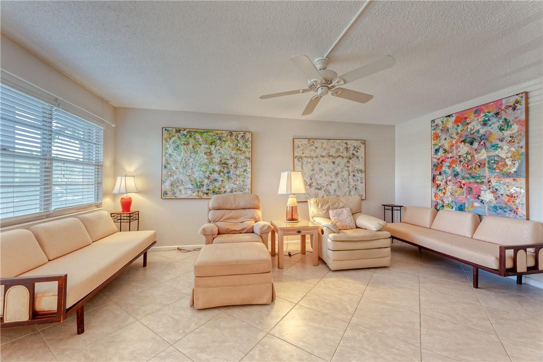 1057 Guildford East, Unit D Boca Raton, FL 33434 - Photo 13 of 38 Photo 13